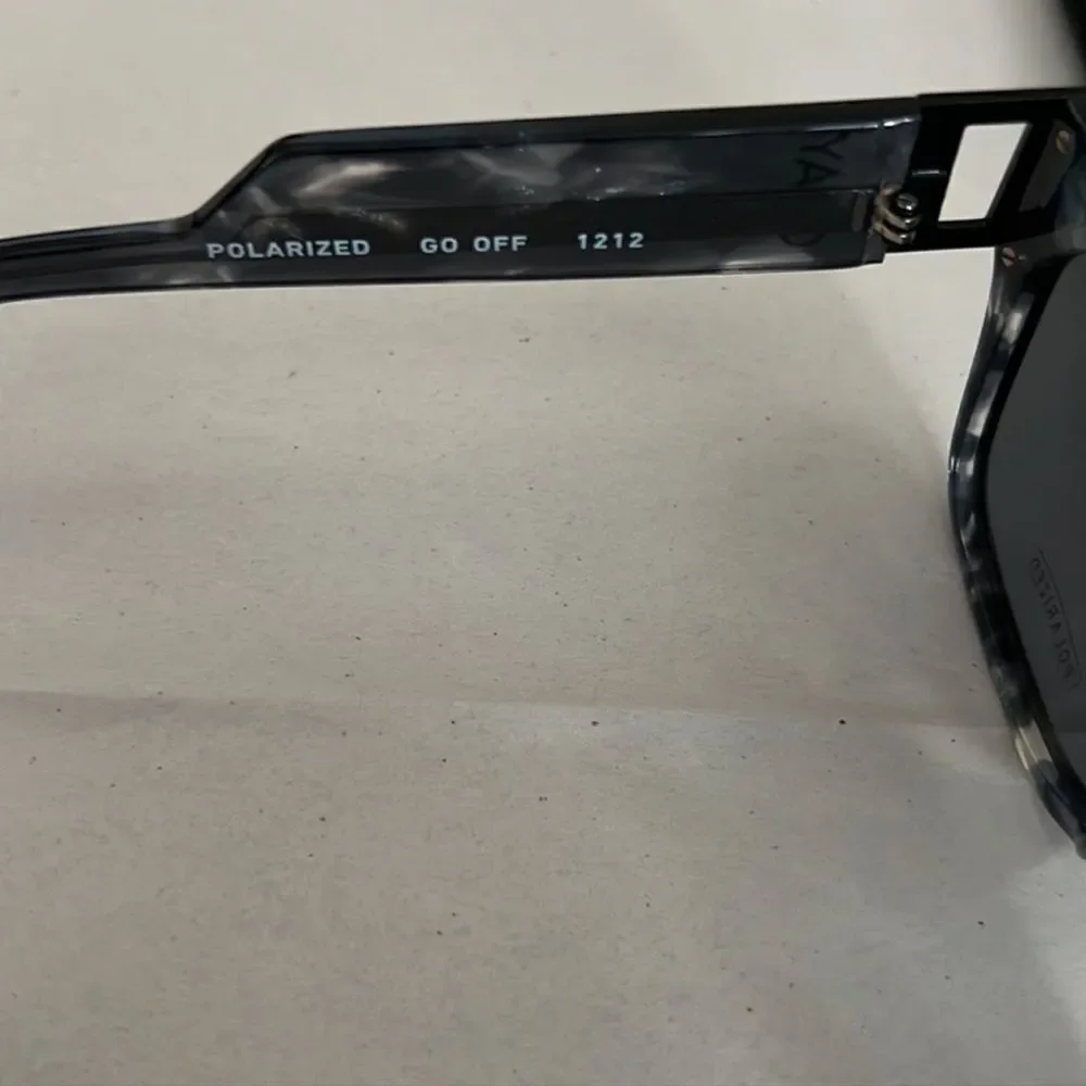 Quay Australia Go Off Shield Polarized 52m Sunglasses⭐️